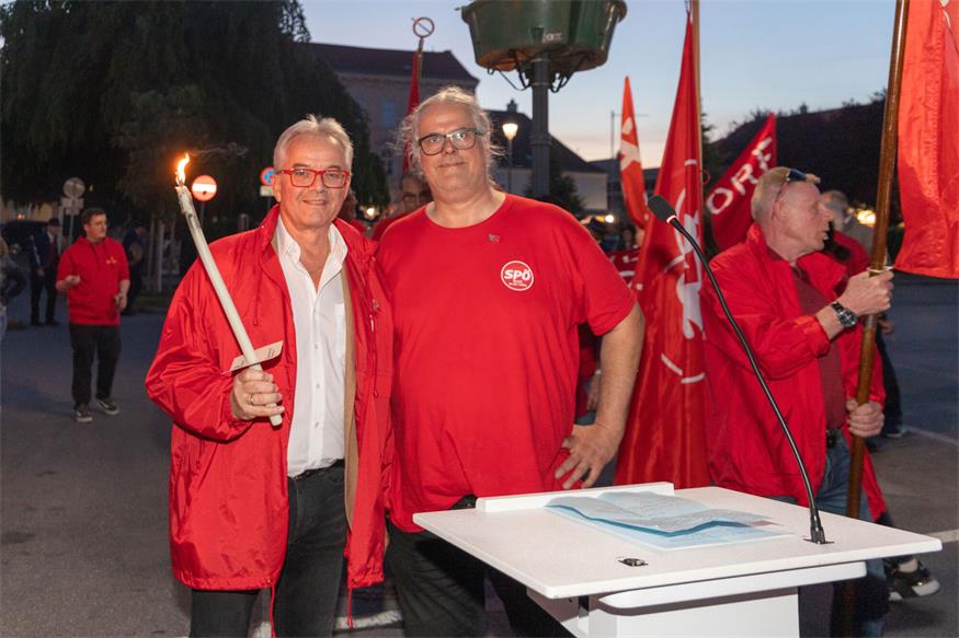 Fackelzug zum 1. Mai in Bruckneudorf und Bruck