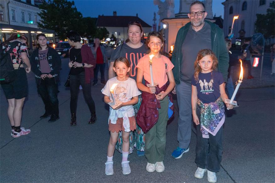 Fackelzug zum 1. Mai in Bruckneudorf und Bruck