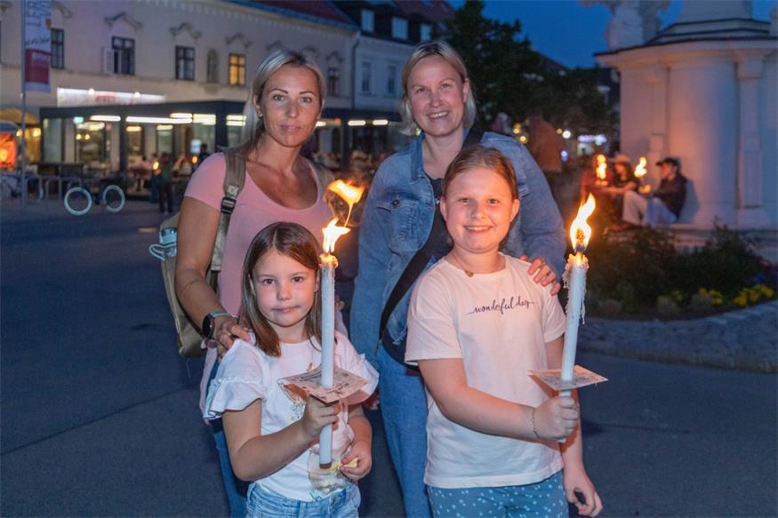 Fackelzug zum 1. Mai in Bruckneudorf und Bruck