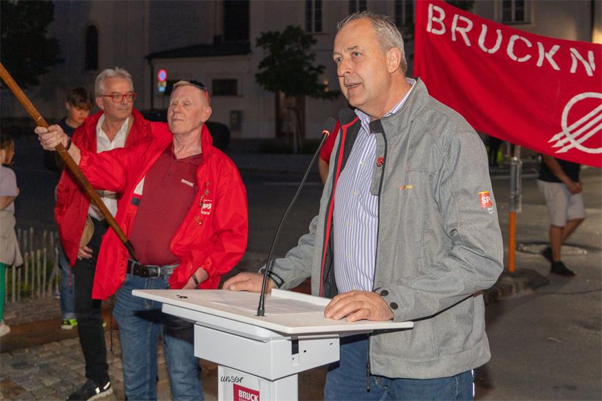 Fackelzug zum 1. Mai in Bruckneudorf und Bruck