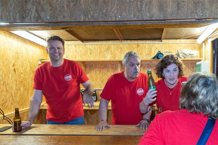 Fackelzug zum 1. Mai in Bruckneudorf und Bruck
