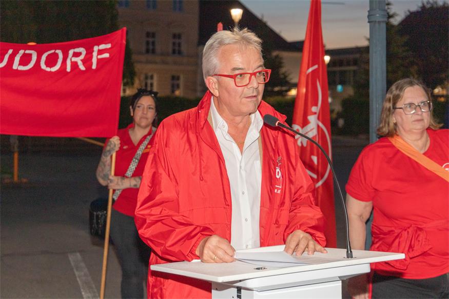 Fackelzug zum 1. Mai in Bruckneudorf und Bruck