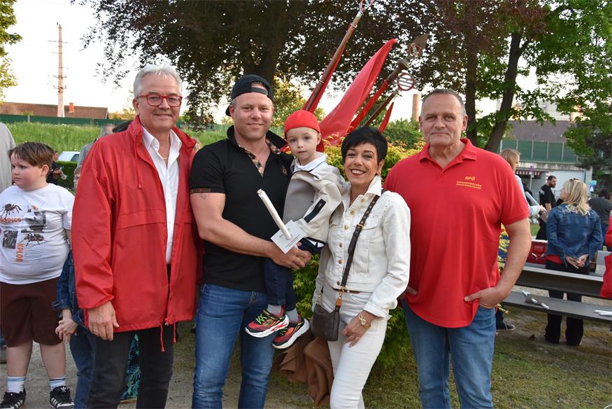 Fackelzug zum 1. Mai in Bruckneudorf und Bruck