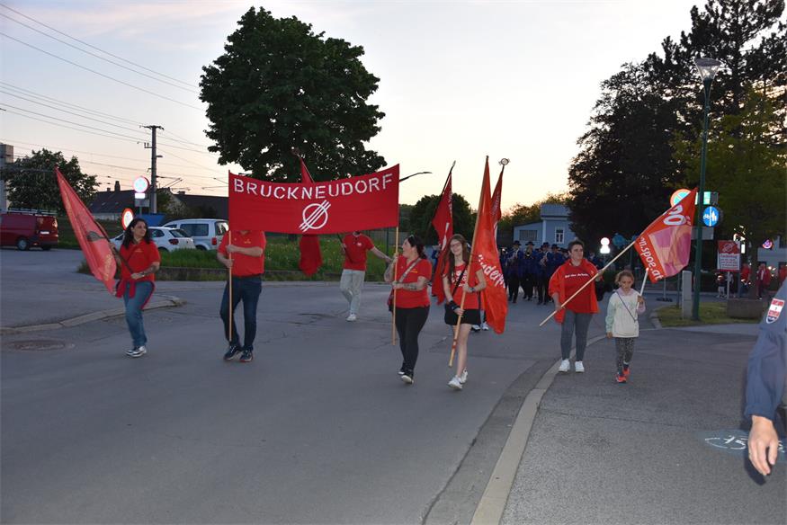Fackelzug zum 1. Mai in Bruckneudorf und Bruck