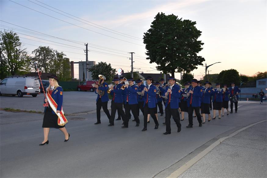 Fackelzug zum 1. Mai in Bruckneudorf und Bruck