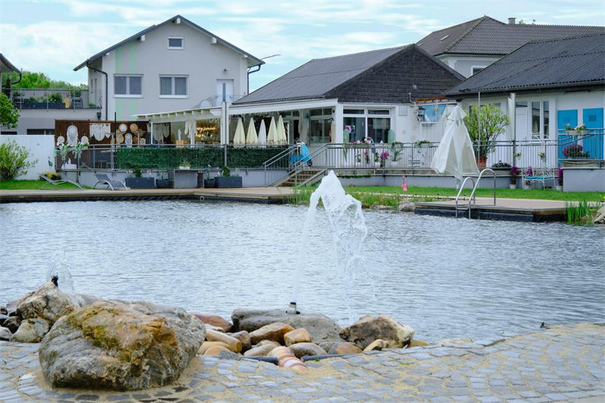 Neudorf: Bründlbad im neuen Style