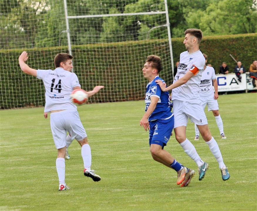 2. Liga Süd: Meisterkampf auf Spitz und Knopf