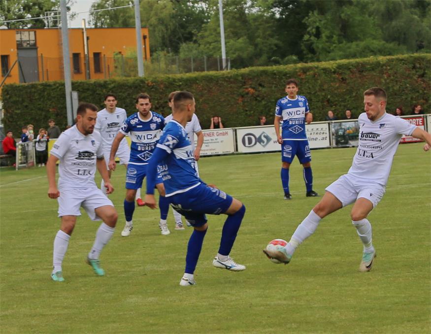 2. Liga Süd: Meisterkampf auf Spitz und Knopf