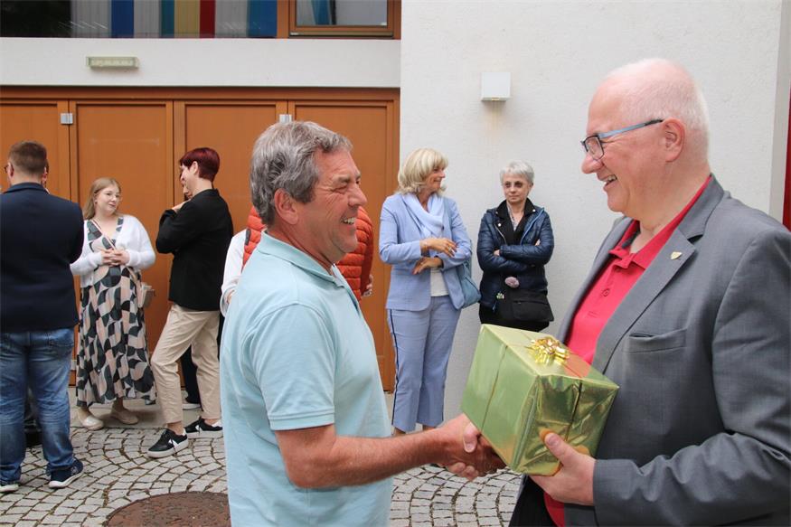 Amtsleiter Aufner mit Überraschungsfeier in die Pension verabschiedet