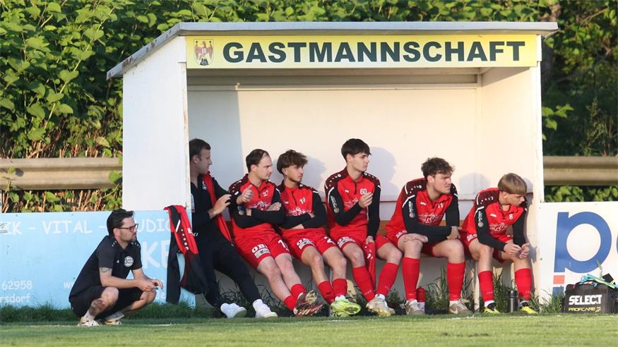 Sensation perfekt - Außenseiter schlägt Favoriten