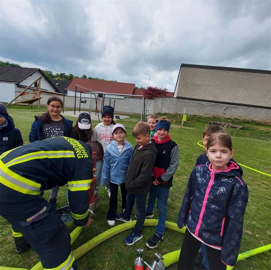 Volksschule bei FF Draßburg zu Besuch