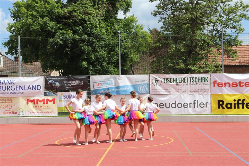 Akrobatisch: Schauturnen der „Sportunion Neudörfl Sektion Gymnastik“