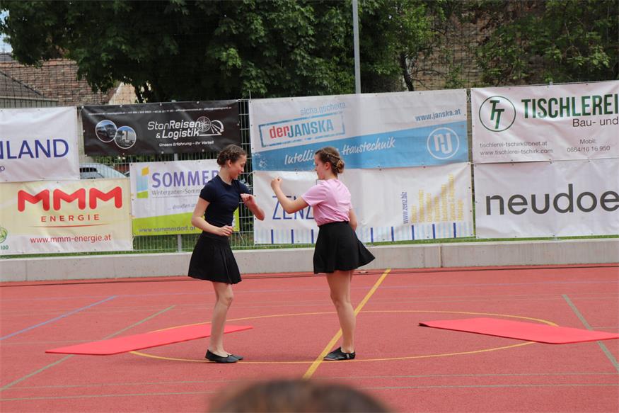 Akrobatisch: Schauturnen der „Sportunion Neudörfl Sektion Gymnastik“