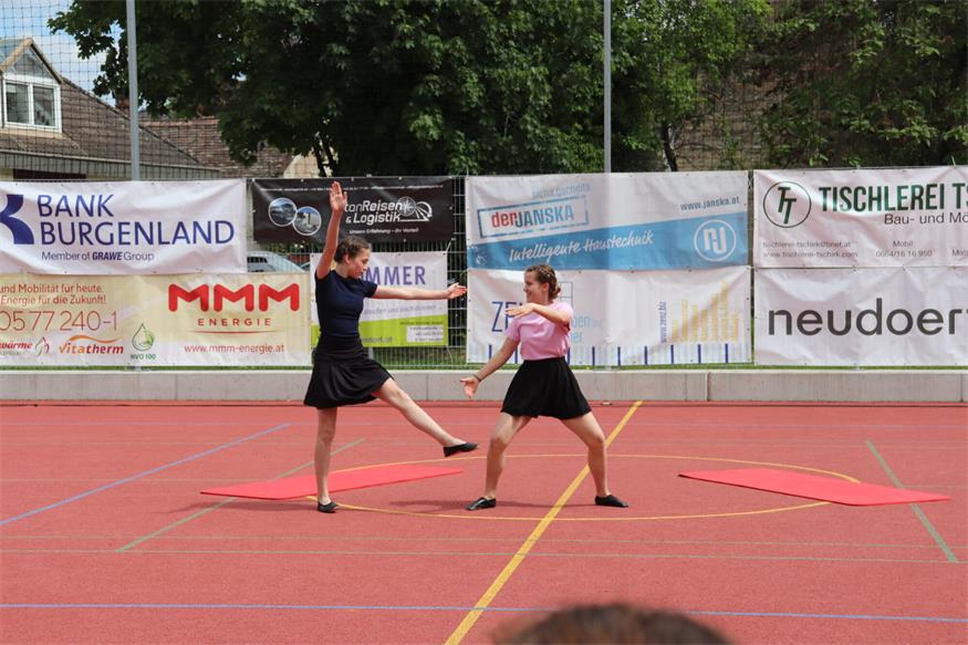 Akrobatisch: Schauturnen der „Sportunion Neudörfl Sektion Gymnastik“