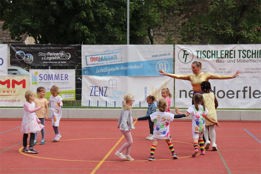 Akrobatisch: Schauturnen der „Sportunion Neudörfl Sektion Gymnastik“