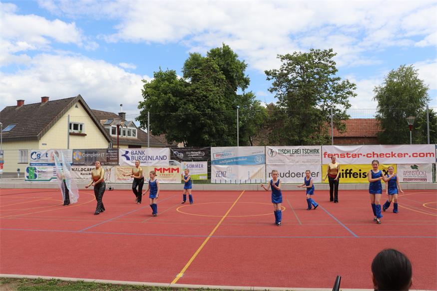 Akrobatisch: Schauturnen der „Sportunion Neudörfl Sektion Gymnastik“