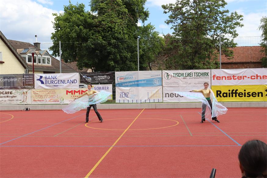 Akrobatisch: Schauturnen der „Sportunion Neudörfl Sektion Gymnastik“