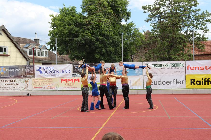 Akrobatisch: Schauturnen der „Sportunion Neudörfl Sektion Gymnastik“