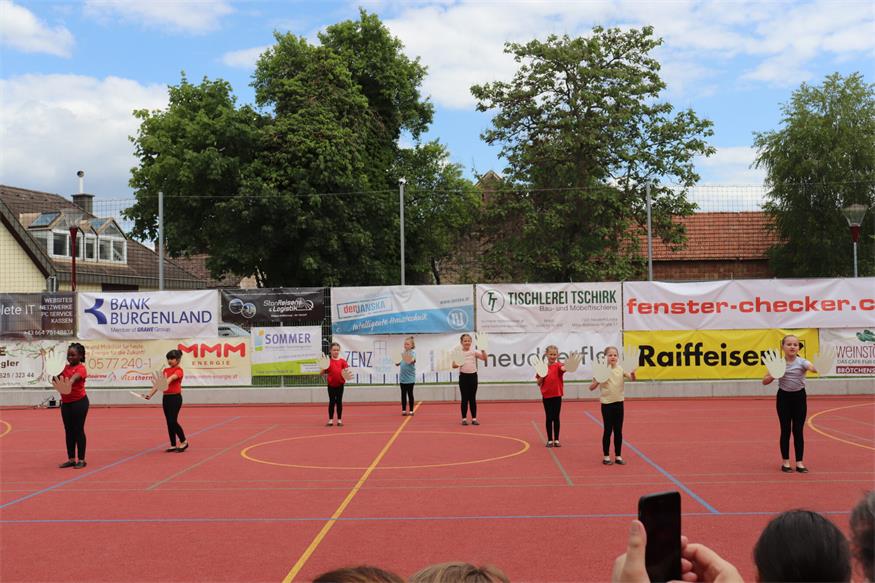 Akrobatisch: Schauturnen der „Sportunion Neudörfl Sektion Gymnastik“