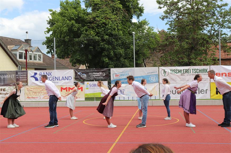 Akrobatisch: Schauturnen der „Sportunion Neudörfl Sektion Gymnastik“