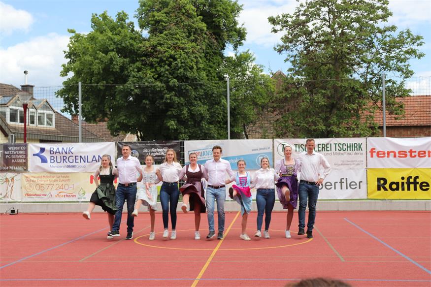 Akrobatisch: Schauturnen der „Sportunion Neudörfl Sektion Gymnastik“
