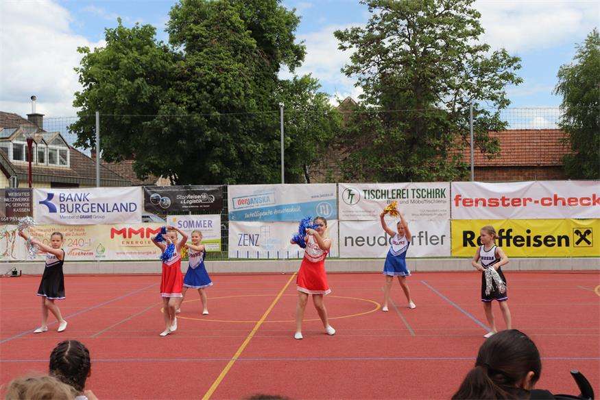 Akrobatisch: Schauturnen der „Sportunion Neudörfl Sektion Gymnastik“