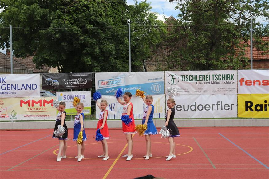 Akrobatisch: Schauturnen der „Sportunion Neudörfl Sektion Gymnastik“