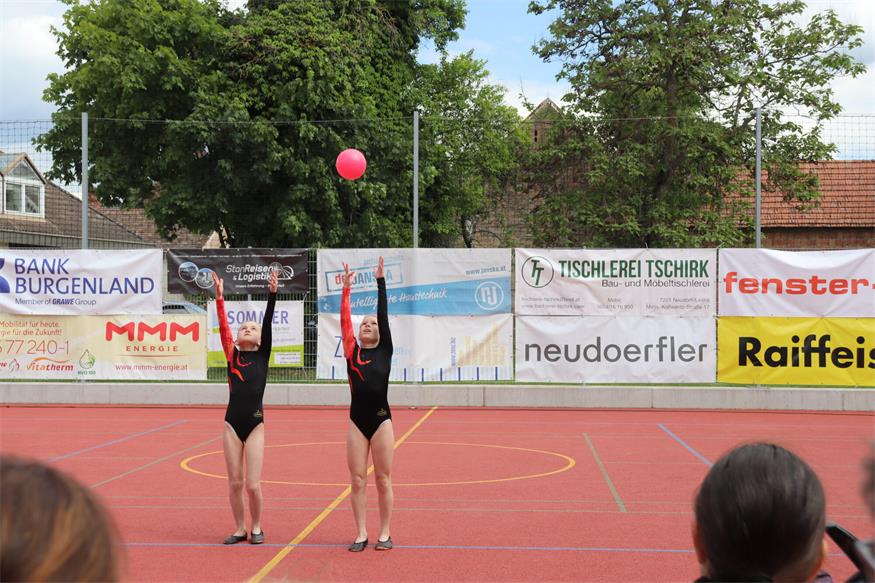 Akrobatisch: Schauturnen der „Sportunion Neudörfl Sektion Gymnastik“