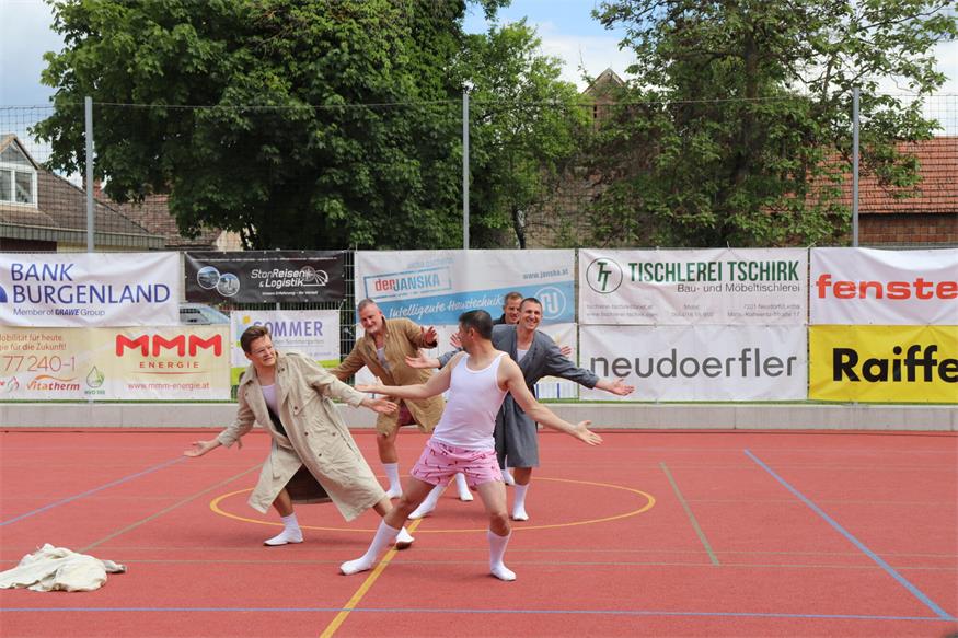 Akrobatisch: Schauturnen der „Sportunion Neudörfl Sektion Gymnastik“