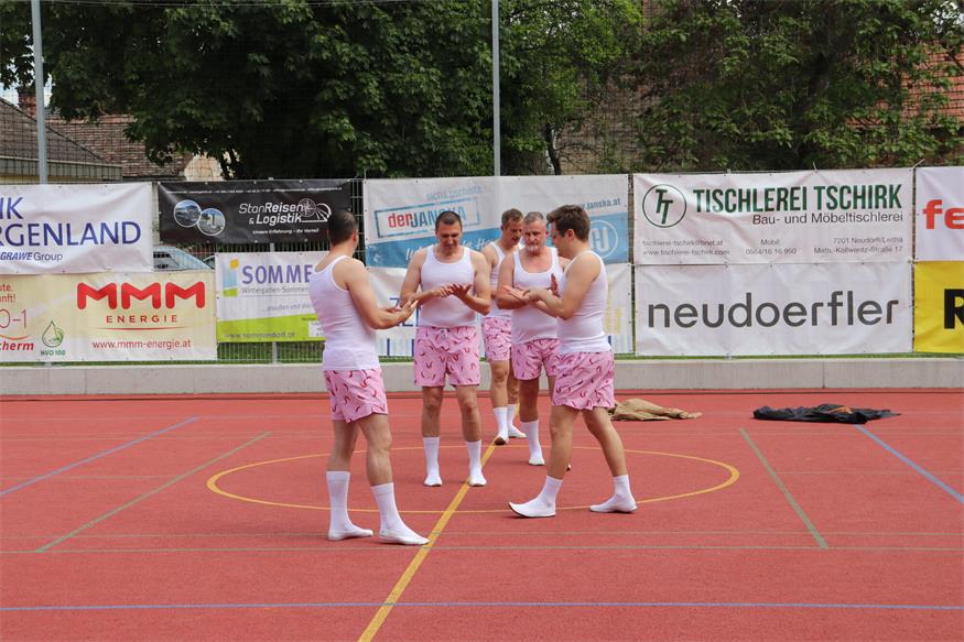 Akrobatisch: Schauturnen der „Sportunion Neudörfl Sektion Gymnastik“