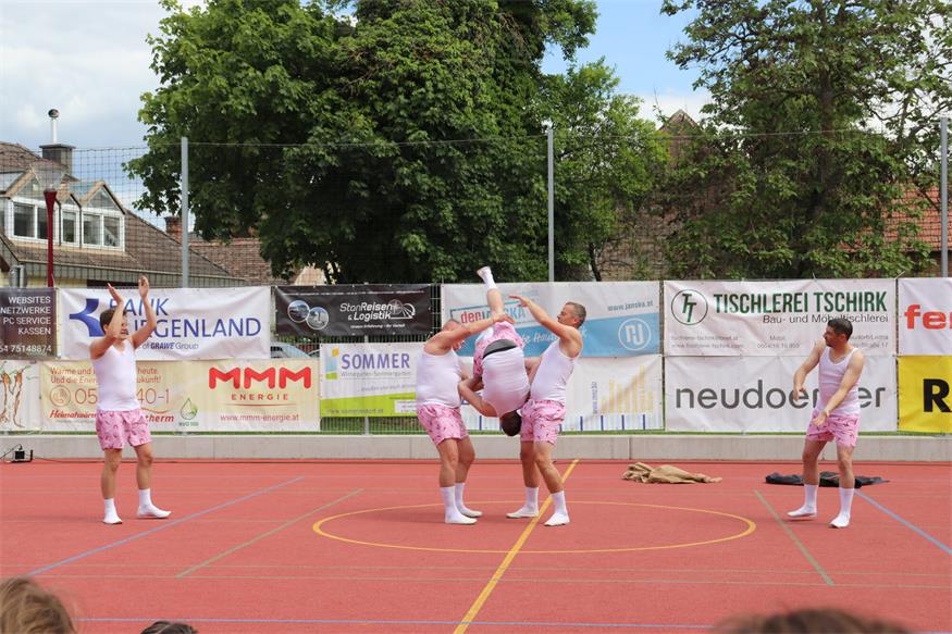 Akrobatisch: Schauturnen der „Sportunion Neudörfl Sektion Gymnastik“