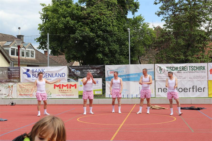 Akrobatisch: Schauturnen der „Sportunion Neudörfl Sektion Gymnastik“