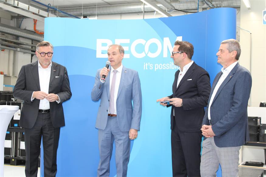 BECOM Award für innovative Idee: Autonomes Boot prüft Wasserqualität