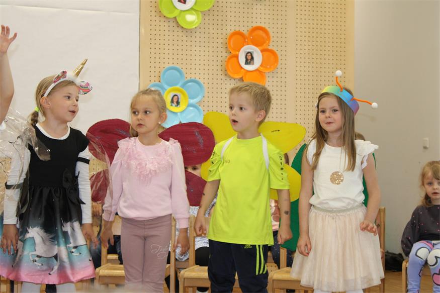 Abschiedsständchen für „Tante Luci“ vom Kindergarten Steinberg-Dörfl