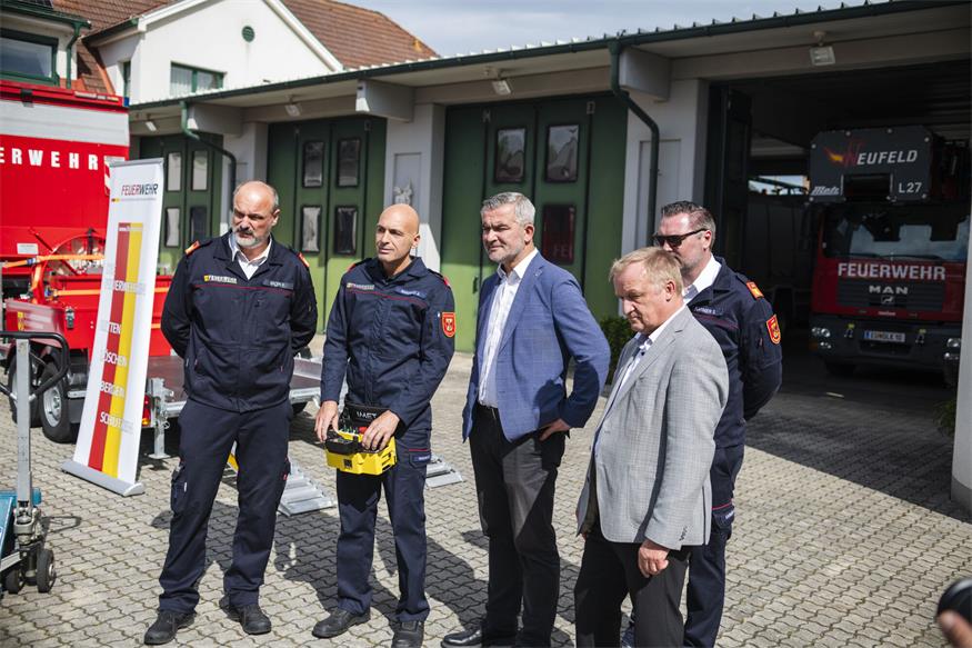 Hightech-Löschroboter für die Neufelder Feuerwehr