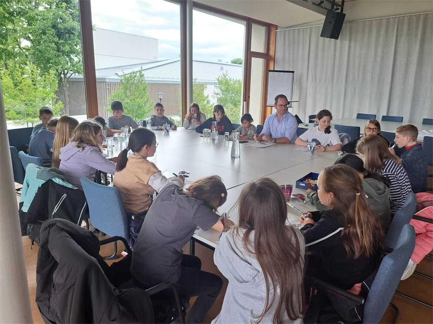 Volksschule Raiding zu Besuch im Gemeindezentrum