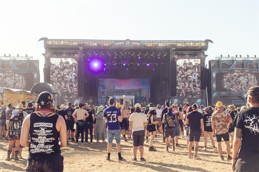 Nova Rock: 220.000 Fans zwischen Zeltlager und Chalet Deluxe