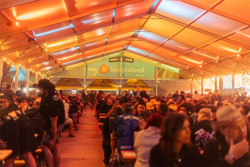 Nova Rock: 220.000 Fans zwischen Zeltlager und Chalet Deluxe