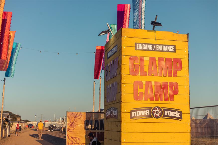 Nova Rock: 220.000 Fans zwischen Zeltlager und Chalet Deluxe