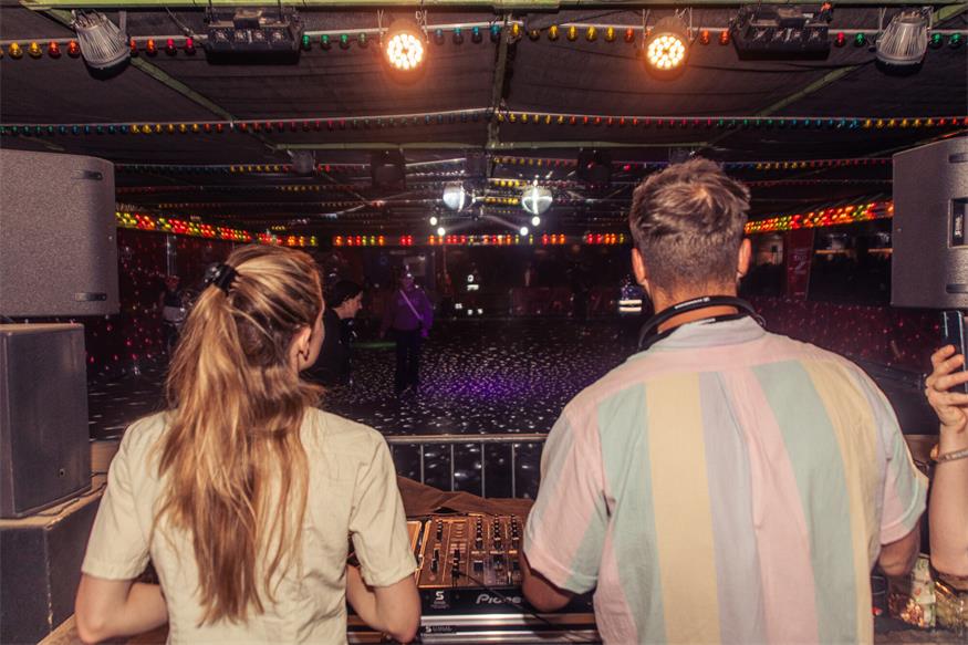 Roller Disco, Riesenrad und Heiratsantrag: Nova Rock abseits der Bühne