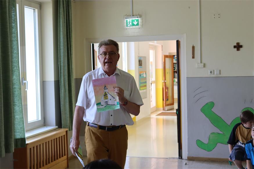 „Heimat zum Verschicken“ - Briefmarken aus der Schule Oberpetersdorf