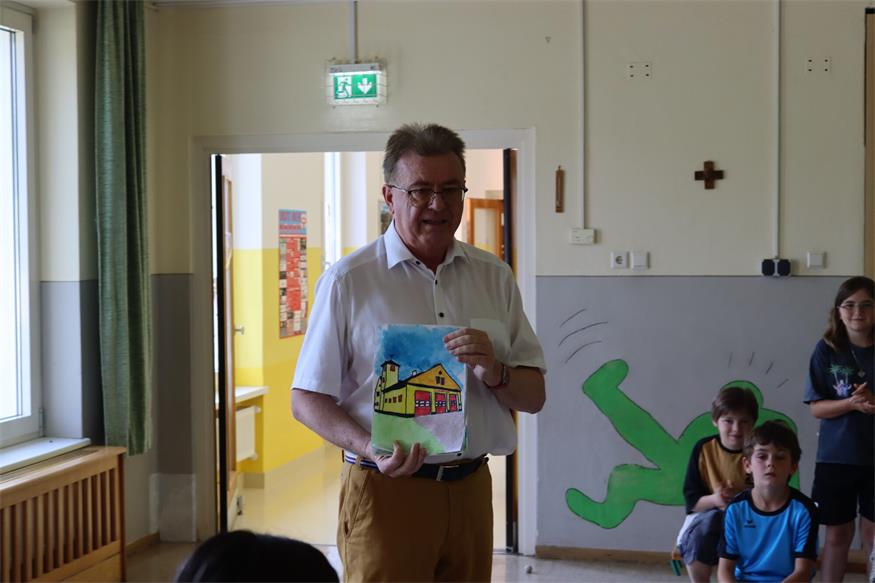 „Heimat zum Verschicken“ - Briefmarken aus der Schule Oberpetersdorf