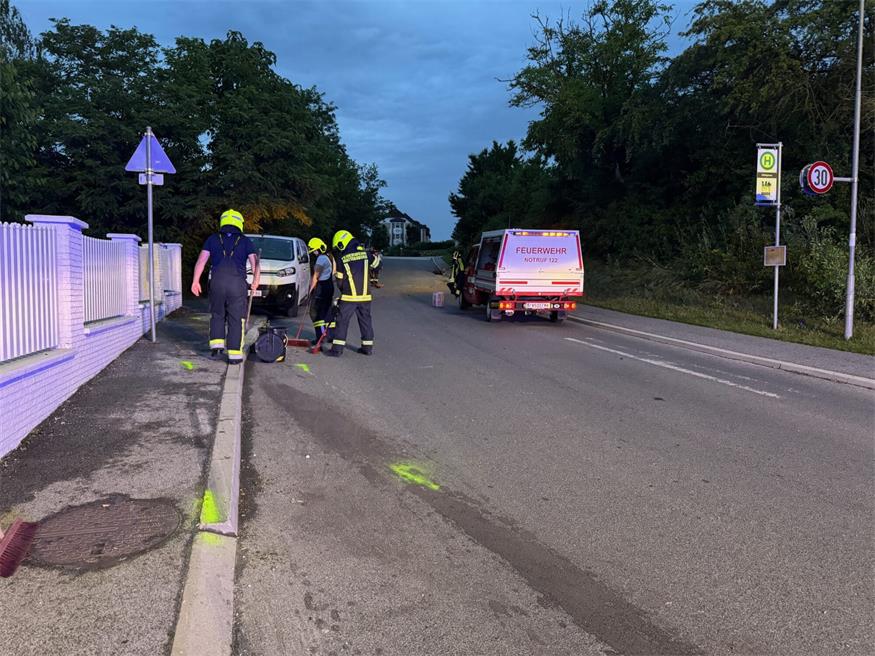 Mattersburg: Pkw kollidierte mit Straßenlaterne