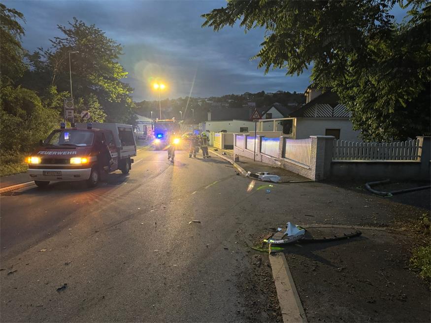 Mattersburg: Pkw kollidierte mit Straßenlaterne