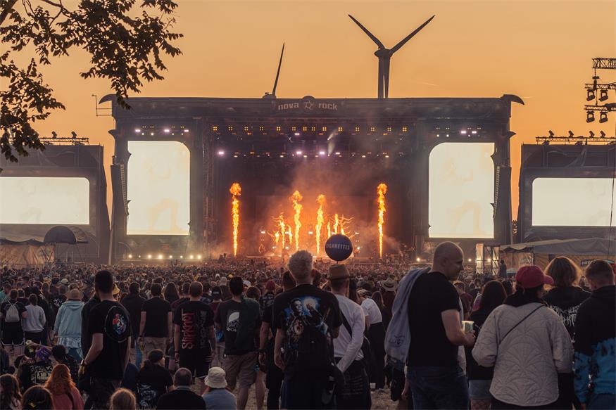 Mit Metal und entspannten Tönen in die dritte Nova-Nacht