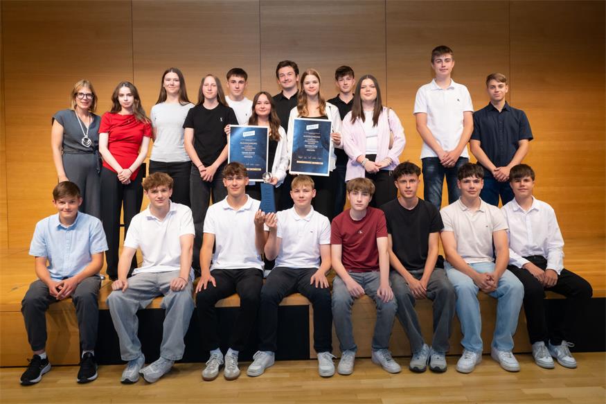 HAK Neusiedl gewinnt Finanzbildungspreis für Projekt mit Volksschülern