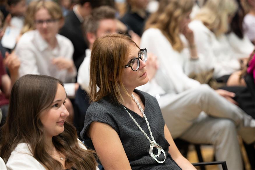 HAK Neusiedl gewinnt Finanzbildungspreis für Projekt mit Volksschülern