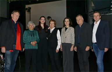 Wegbegleiter und Familie kamen zur Premiere ins OHO.