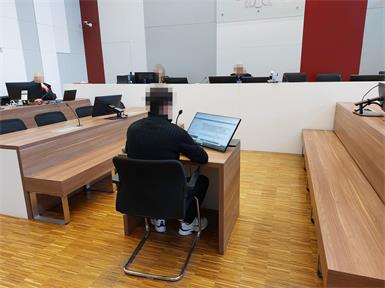 Wegen seiner finanziellen Notlage hatte der 21-Jährige Diebstähle begangen.