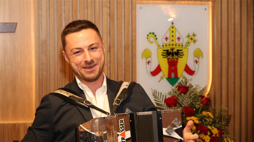 Erster Wein des bischöflichen Weinguts auf den Namen „Severus“ getauft